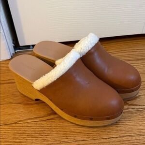 Brown Shearling detailed Clogs